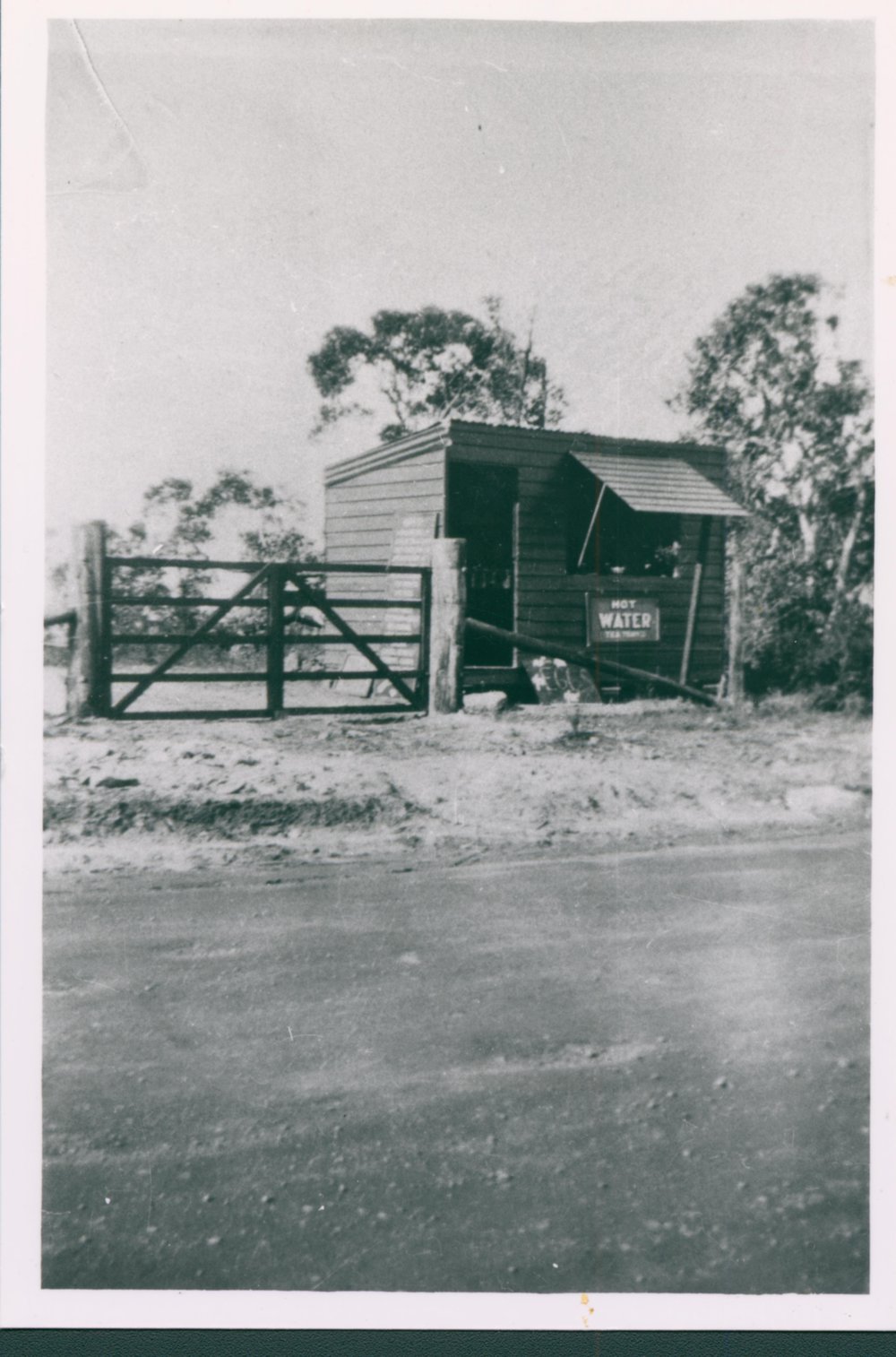 Terrey Hills garage and corner shop