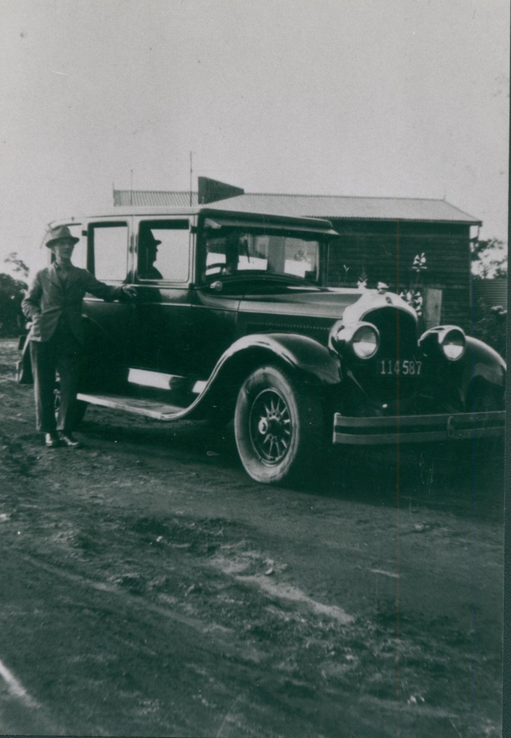 Charles Grimshaw with the mail car, Terrey Hills
