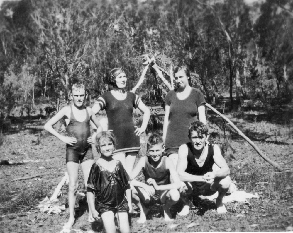 Watts Family picnic, Narrabeen Lagoon, c 1920s
