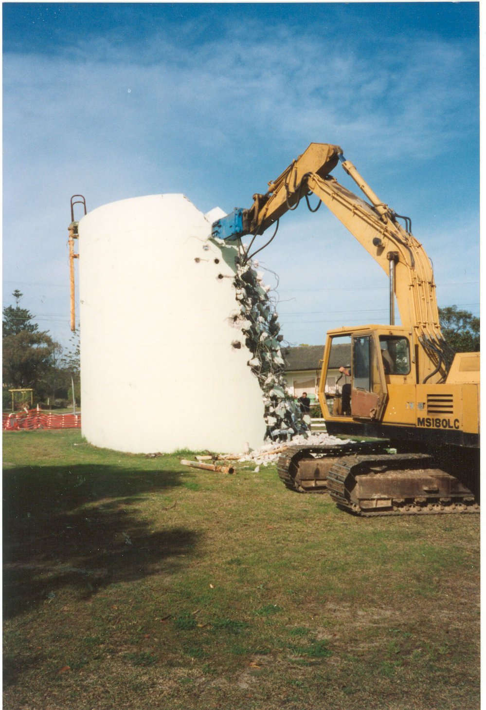 Demolition of Water Tower Collaroy Plateau 1992