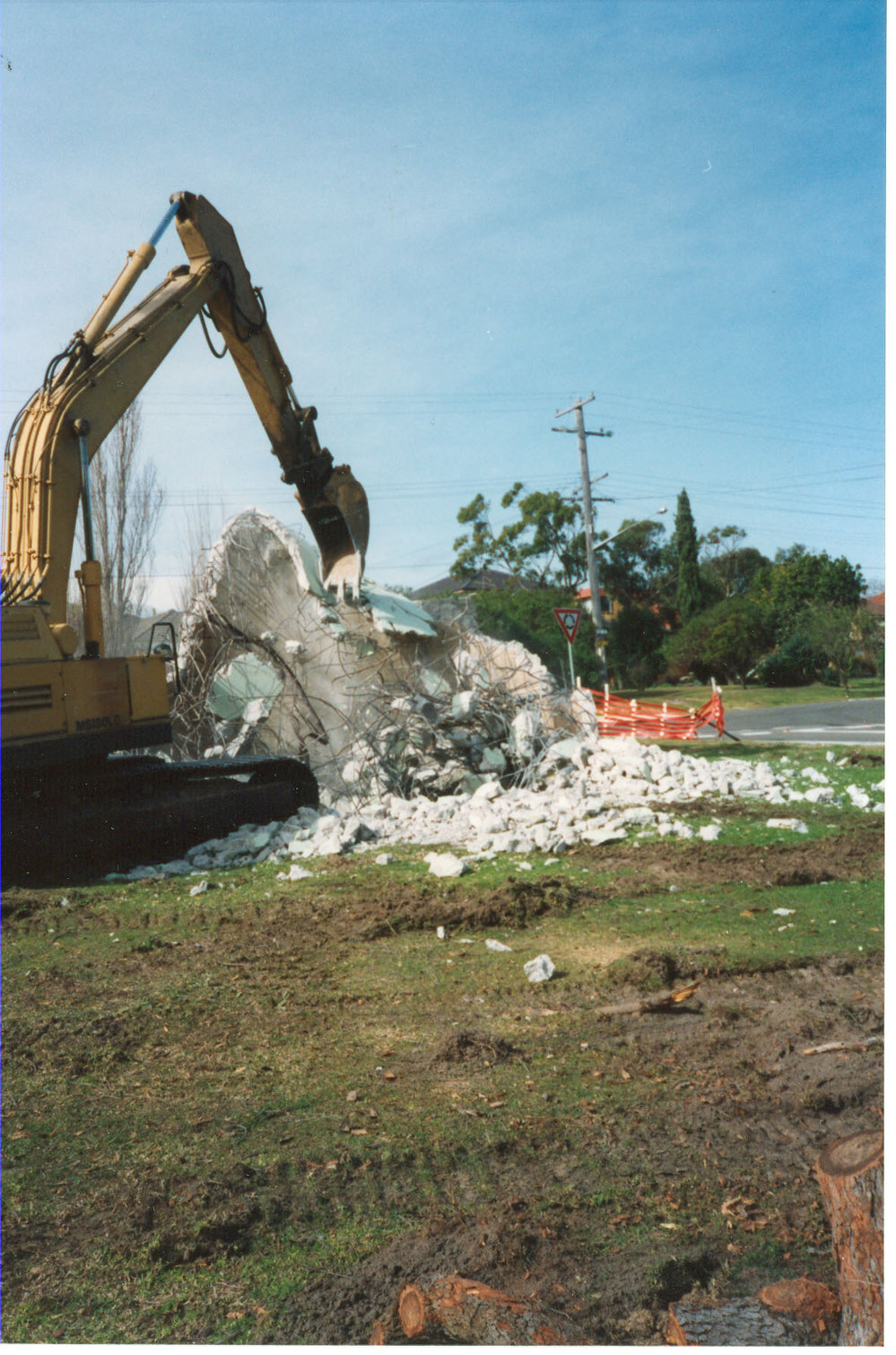 Demolition of Water Tower Collaroy Plateau 1992