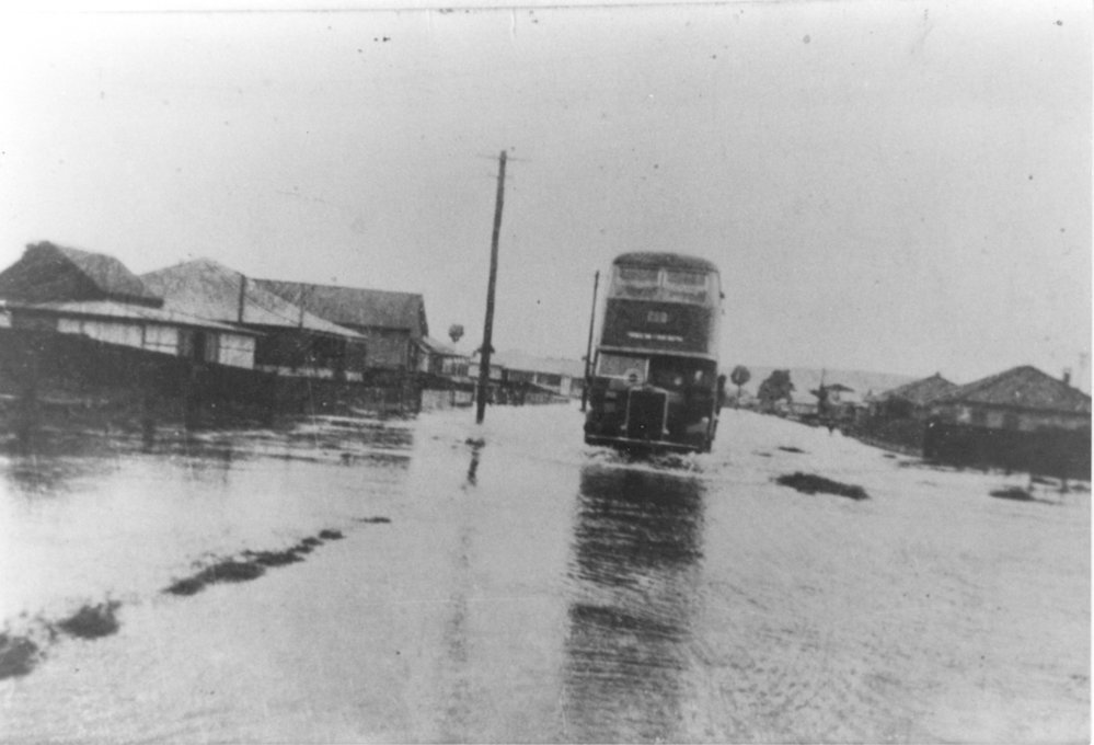 Flooding Pittwater Road Narrabeen