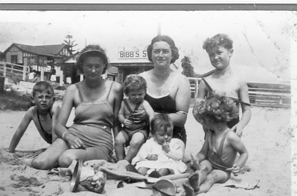 Picnic on Narrabeen Lagoon near Ocean Street Bridge