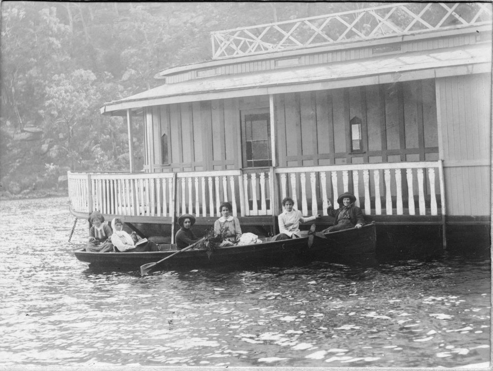 Notting Family, Cottage Point