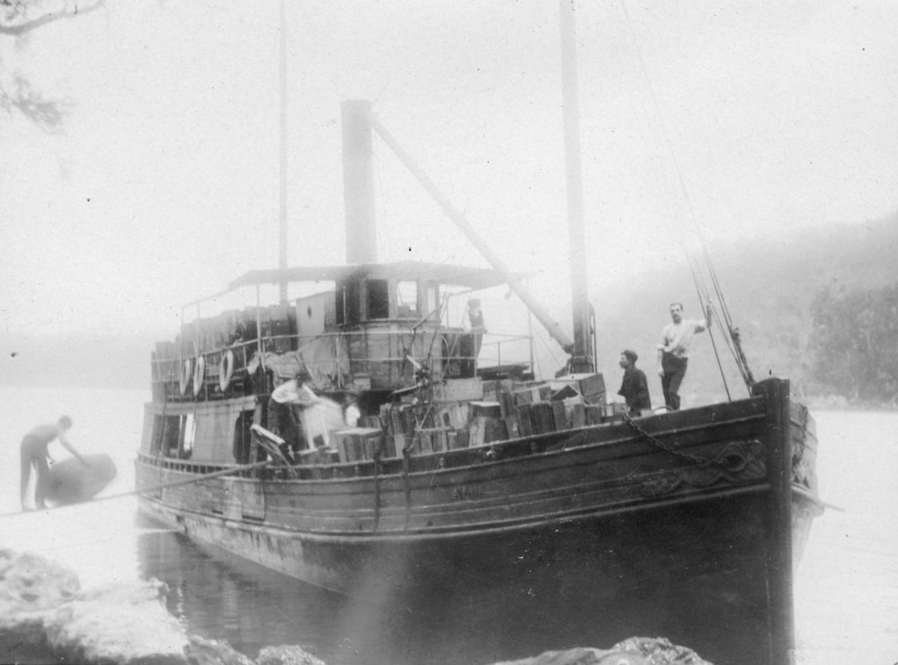 SS Narara unloading at Cottage Point
