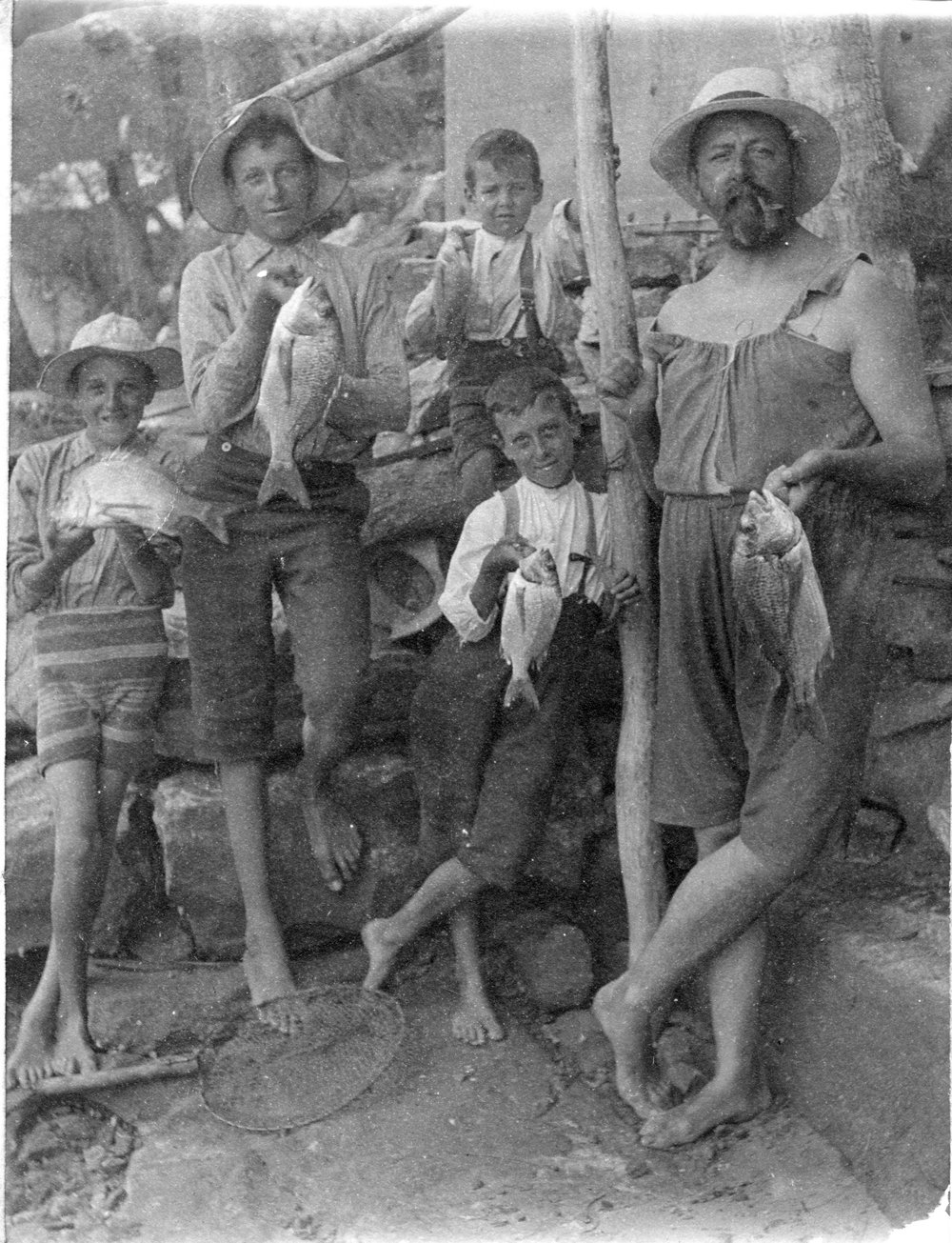 Notting Family catching fish, Cottage Point