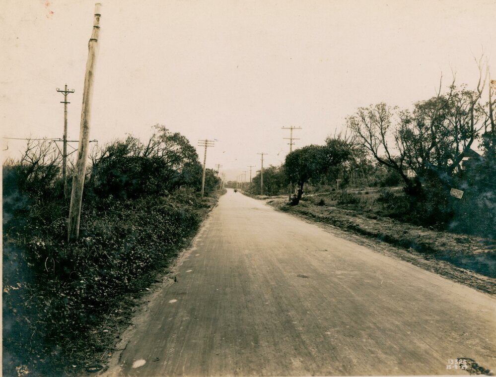 Pittwater Road Long Reef looking south from near Hadleigh Avenue