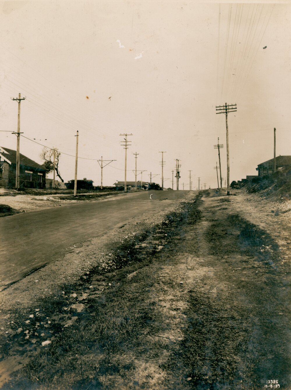 Pittwater Road between Homestead Avenue and East Bank Street, Collaroy