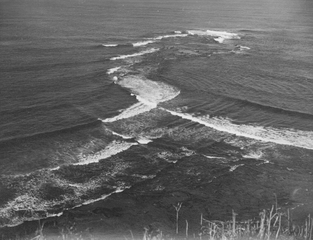Crosswaves at Little Reef, Newport