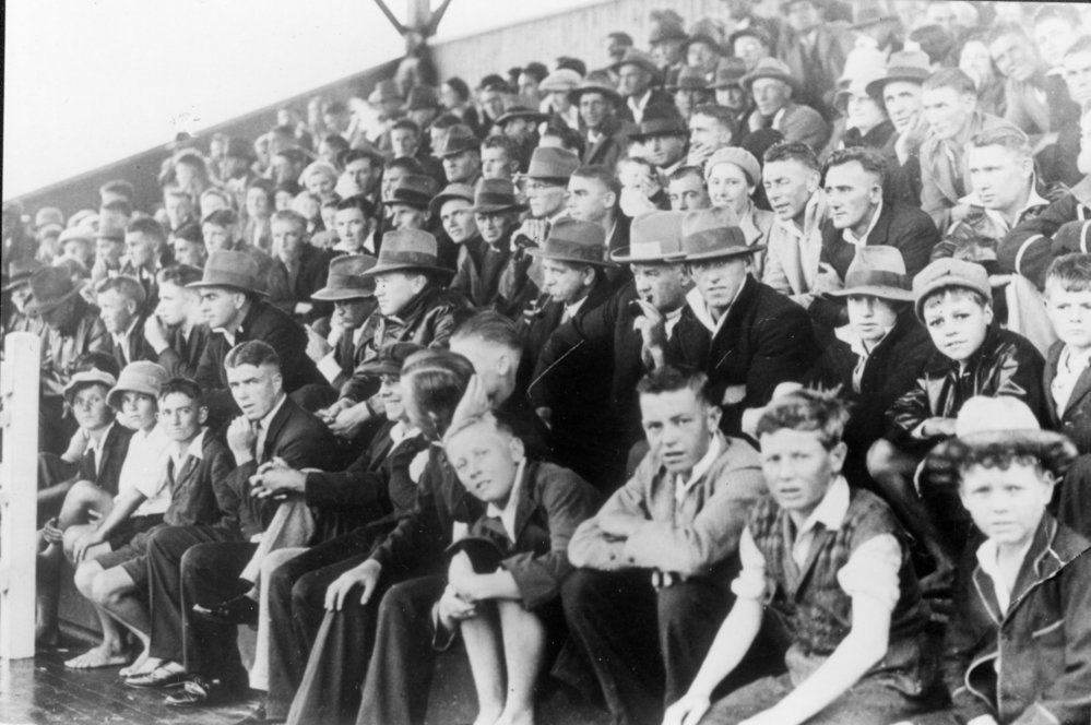 Football match, Brookvale Oval