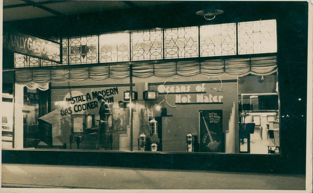 Manly Gas Company Limited showroom gas cooker display, at 3 Sydney Road, Manly
