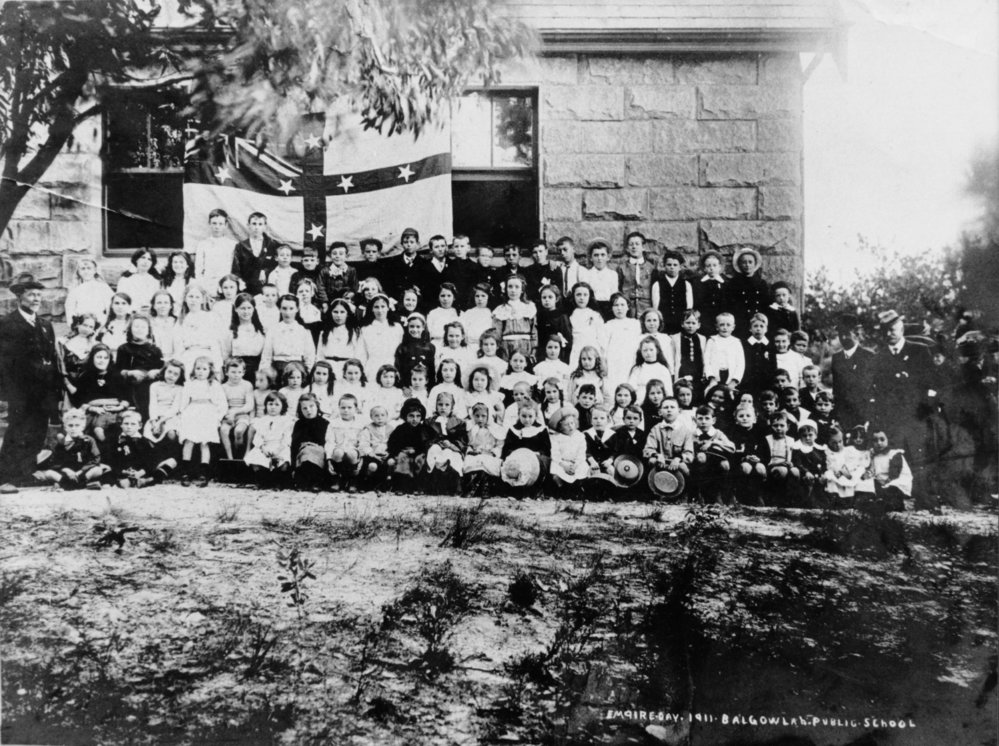 Class photo of teachers and pupils at Balgowlah Public School on Empire Day, 1911