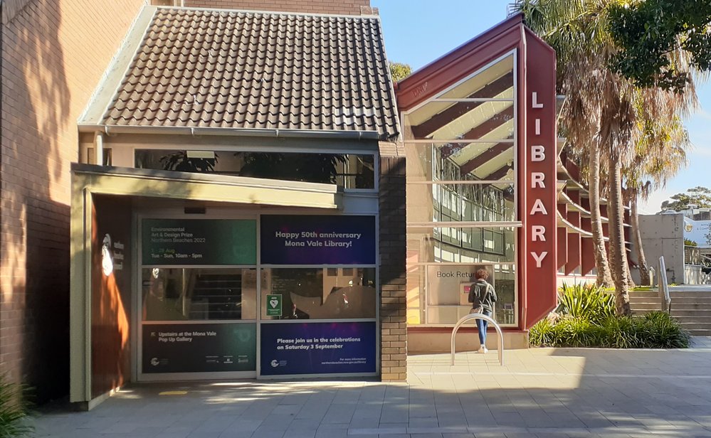 Entrance to Mona Vale Library