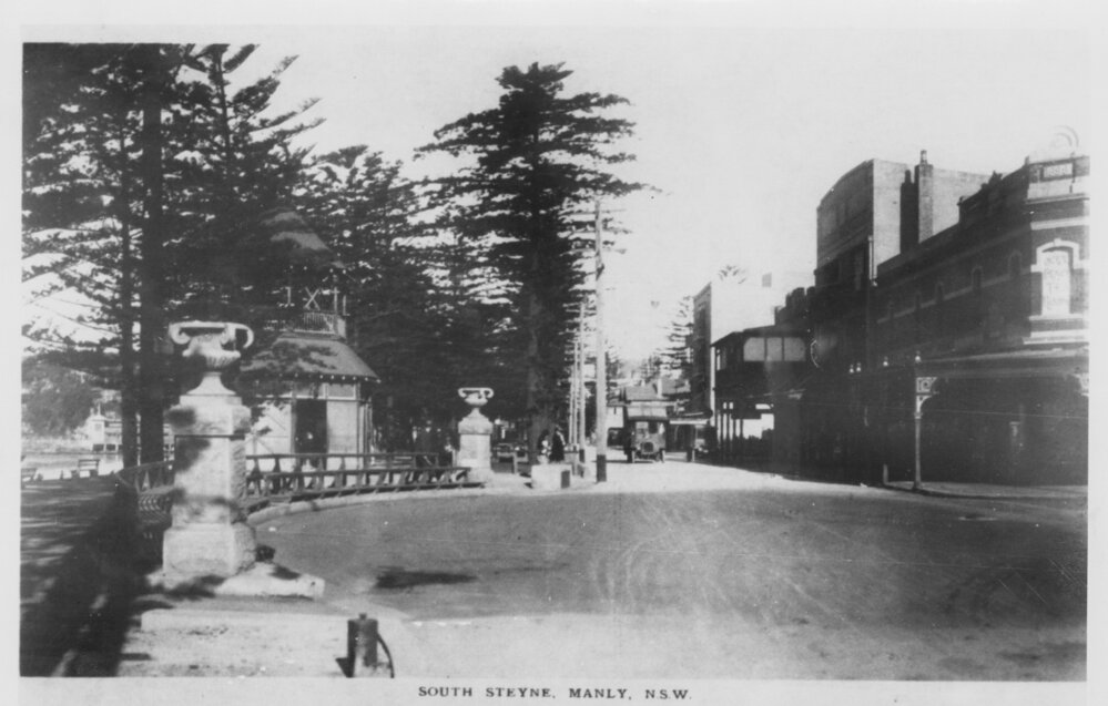 View south at the junction of South Steyne and The Corso, Manly, c1920s