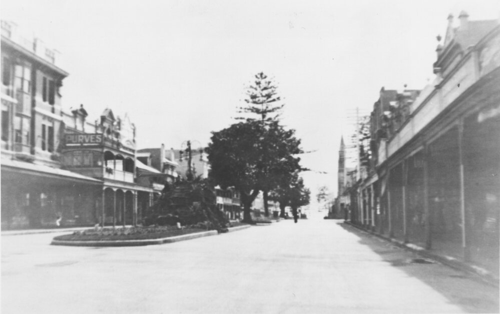 View northeast along The Corso towards the ocean beach, with Purves Bakery, Manly, c1920