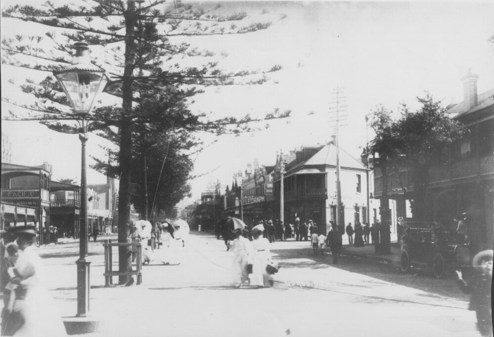 View southwest along The Corso, showing hotels and shops, Manly, c1912