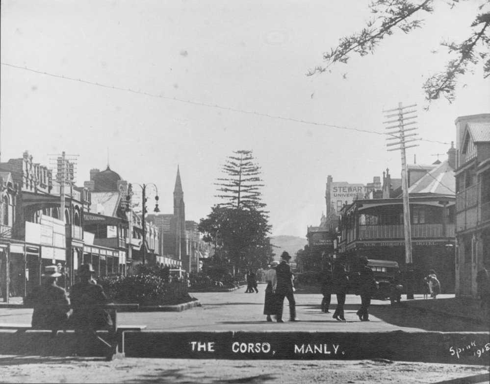 View southwest along The Corso, toward the harbour end, showing hotels and shops, Manly, 1918
