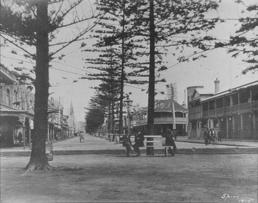 View toward the harbour end of The Corso, showing hotels and shops, Manly, 1915