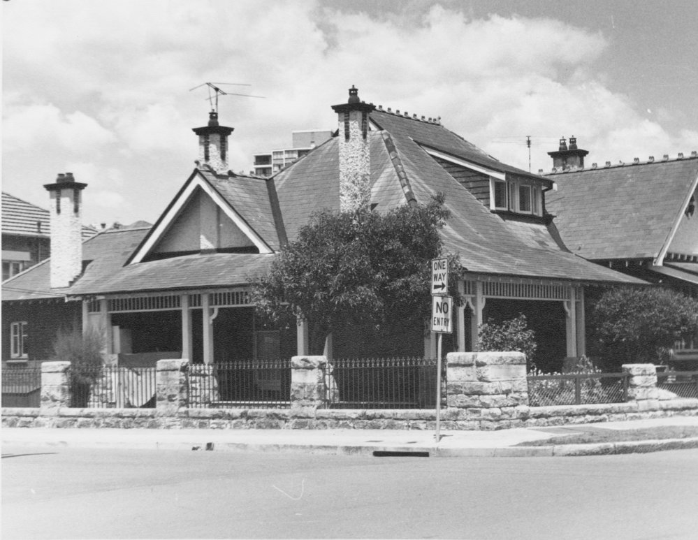 Historic residence Oakdene, at 7 Pine Street, Manly, 1976