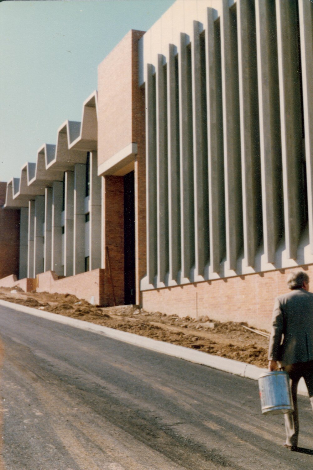 Exterior view of Warringah Aquatic Centre in Frenchs Forest
