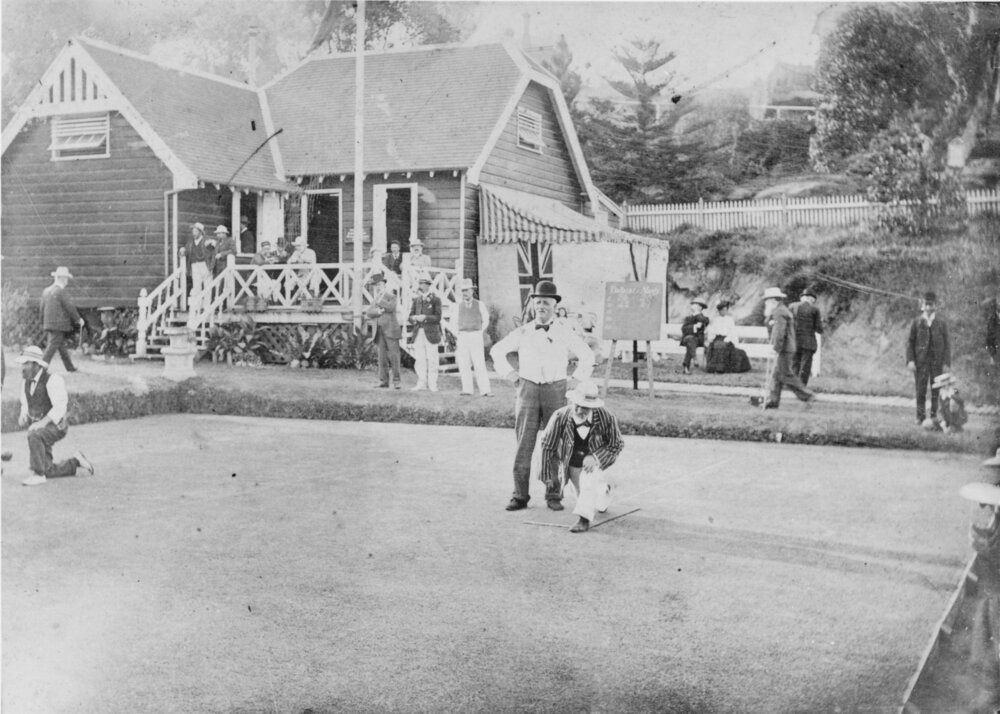 Manly Bowling Club, showing clubhouse and male bowlers, c1920s