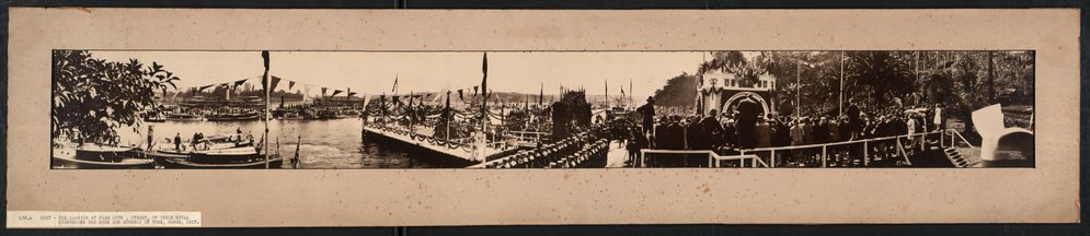 Panoramic view showing crowds gathered at Farm Cove for the arrival of the Duke and Duchess of York, Sydney, 26 March 1927