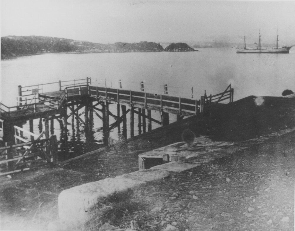 Little Manly Cove, Old Sixpenny Wharf and sailing ship, Manly, c1899