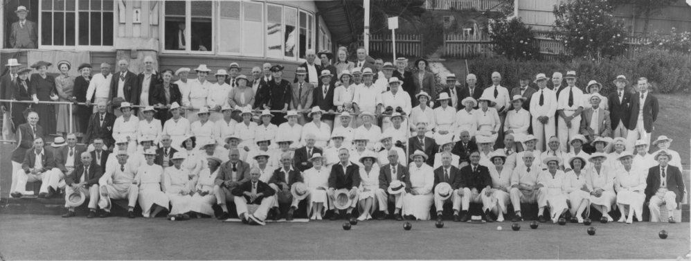 Group portrait of the Manly men's and women's Bowling Clubs, Ivanhoe Park, Manly, 30 March 1948