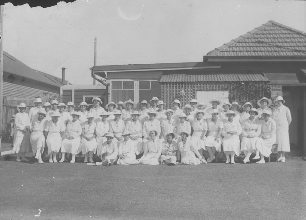 Group portrait of the Manly Women's Bowling Club outside their clubhouse in Quirk Road, Balgowlah, c1940s