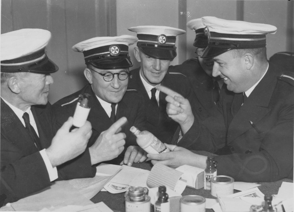 Five unidentified ambulance officers, Manly, c1934 to c1938