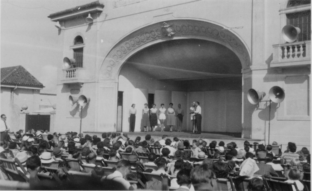 A beauty pageant at the South Steyne Auditorium, Manly, March,1942