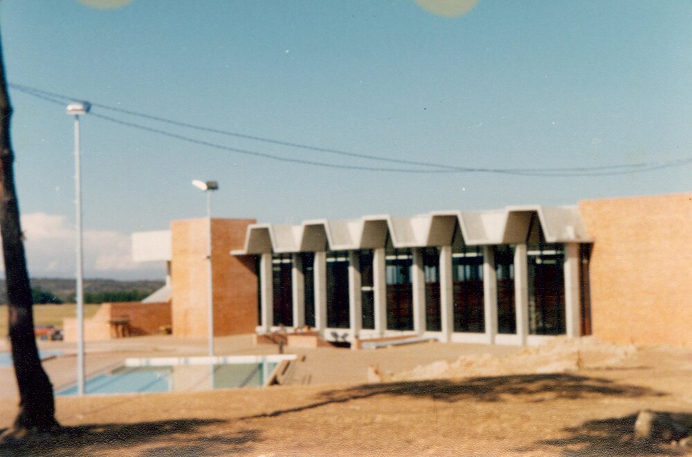 Exterior view of Warringah Aquatic Centre in Frenchs Forest