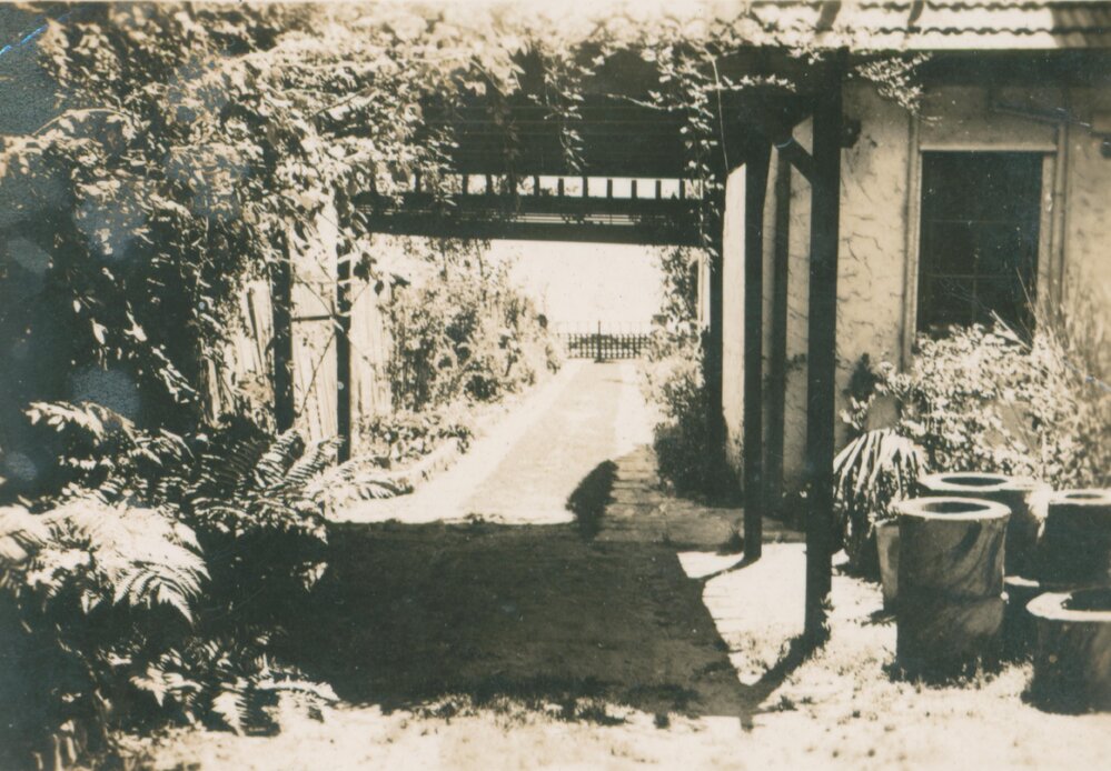 Koala House Carport and Garden