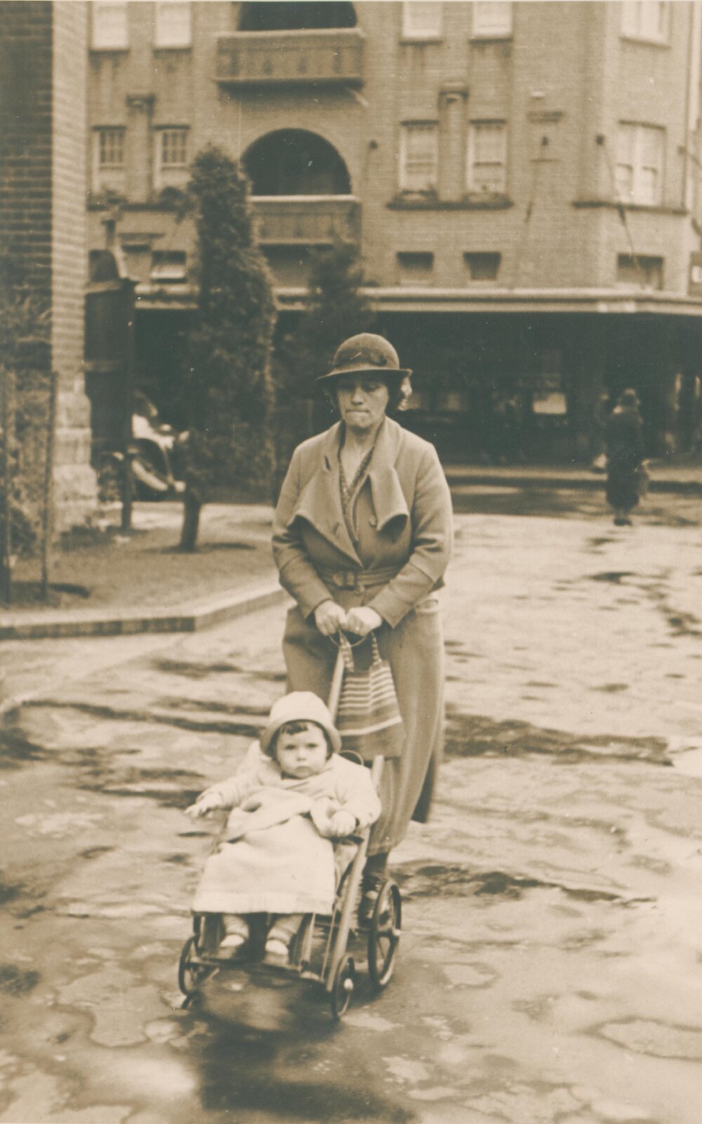 Violet and Terry Carter, Manly.