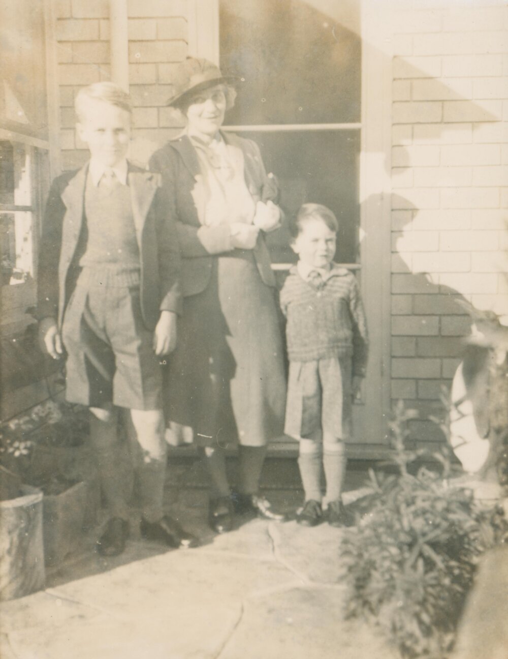 Ken, Violet and Terry Carter, Balgowlah.