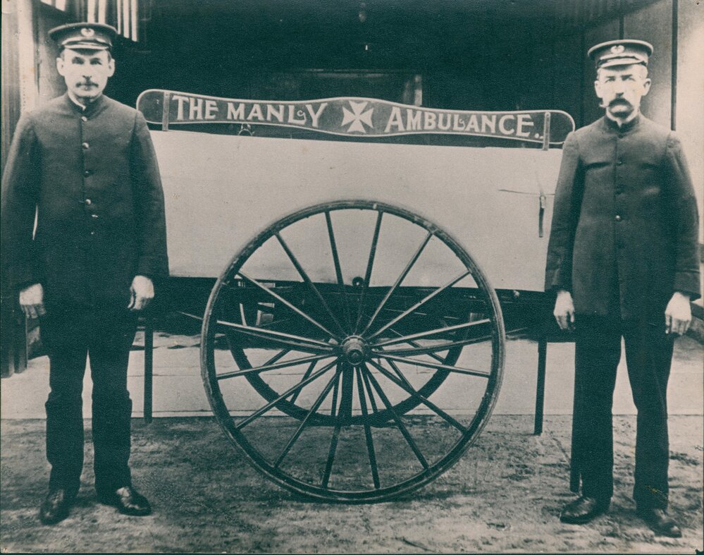 The first Manly ambulance with officers, Balgowlah Road, Manly, 1903