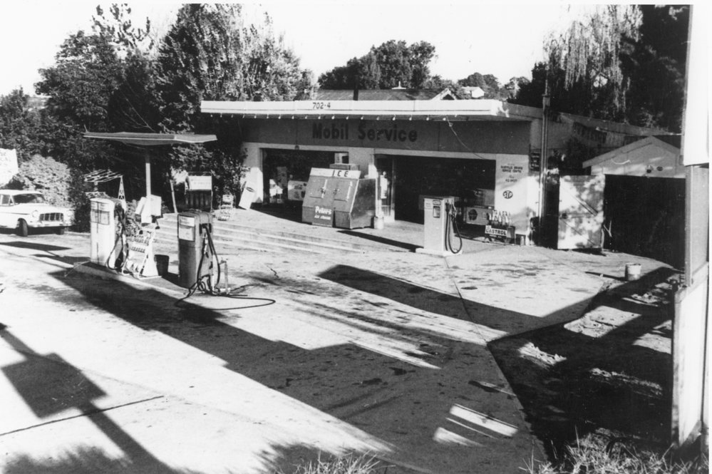 Mobil Petrol Station, Warringah Road Forestville, c 1967