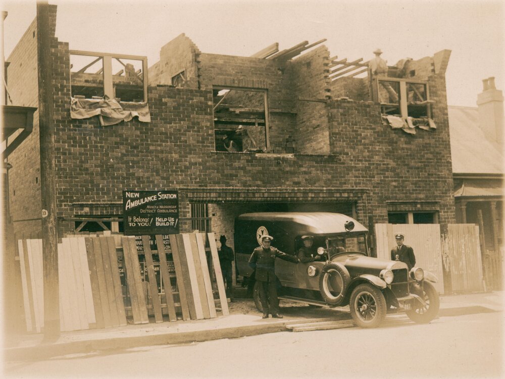 Construction of the new ambulance station in Raglan Street, Manly, 1936