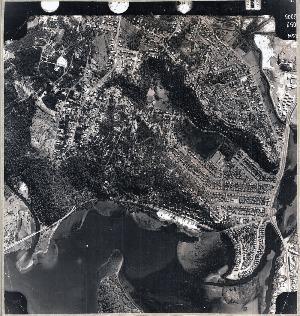 Aerial photograph of Wakehurt Parkway and North Narrabeen, c1960s