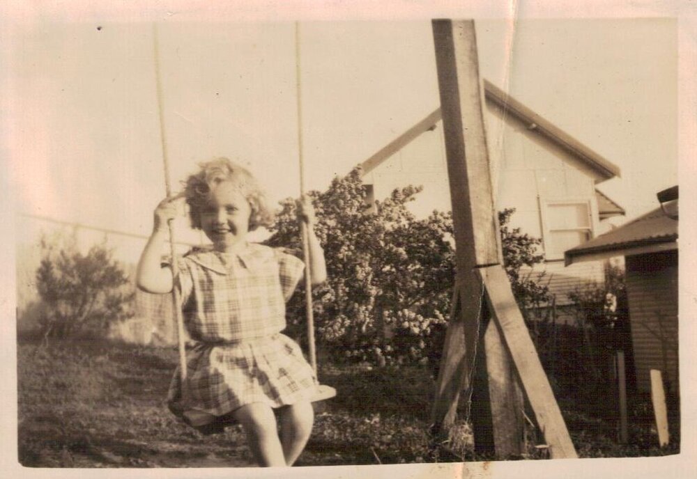 Melissa Usher, Mona Vale