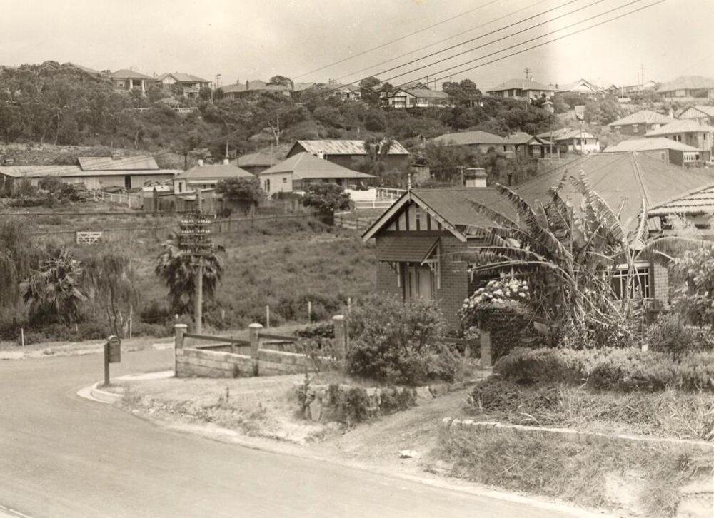 Lower Beach Street and corner Woodland Street, Balgowlah, 1940