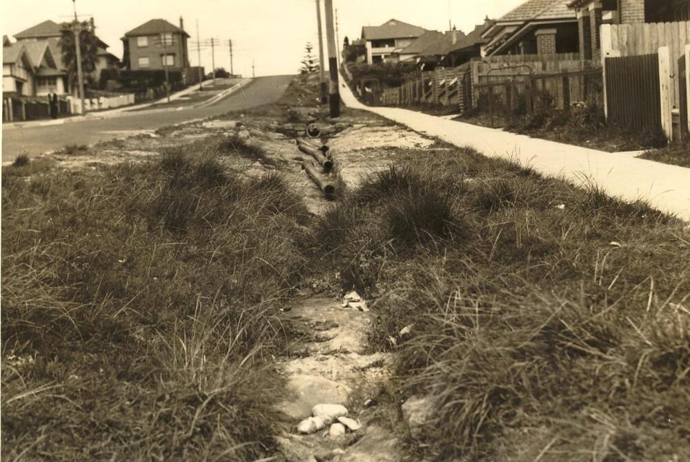 Boyle Street unmade gutter, Balgowlah, 14 September 1937