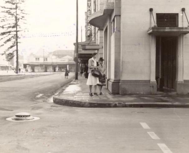 Belgrave Street, Manly Theatre, 27th August 1948