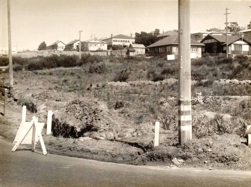 Brook Road corner of Frenchs Forest Road, Seaforth, 27th August 1947