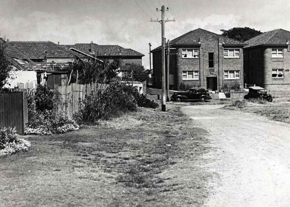 Cameron Avenue with houses, Manly, 14th September 1959