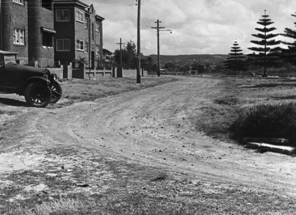 Cameron Avenue at bend, Manly, 14th September 1959