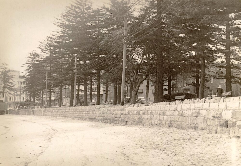 East Esplanade and wall, Manly, 14th September 1948