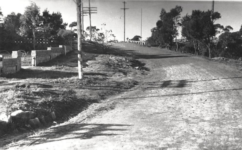 Edgecliffe Esplanade looking east, Seaforth, 29th June 1946