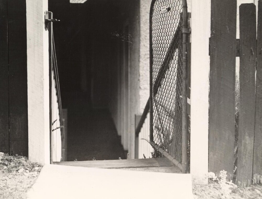 Entrance gate to Fairlight Hospital, Lauderdale Avenue, Fairlight, 19th March 1941