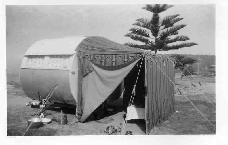 Fairway caravan camped at North Palm Beach